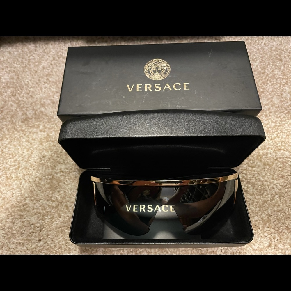 Brand New Mens Versace Sun Glasses